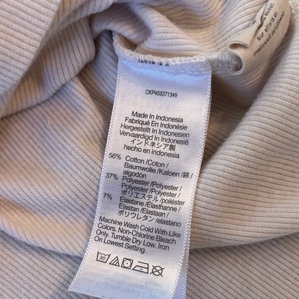 Madewell Cream Ribbed Scoop Neck Crop Top with Snap Detail - Picture 9 of 10